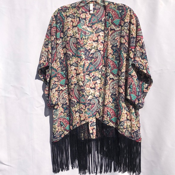 Xhilaration Tops - 🇺🇸4/$20 Xhilaration kimono size s/m